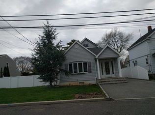 2303 Lincoln St, Bellmore, NY 11710