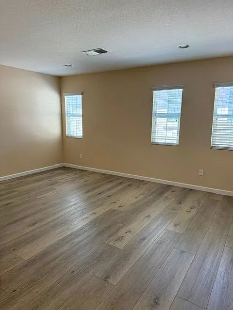 4 bed, 3.0 bath, 2242 sqft, $3,600 — Photo 3