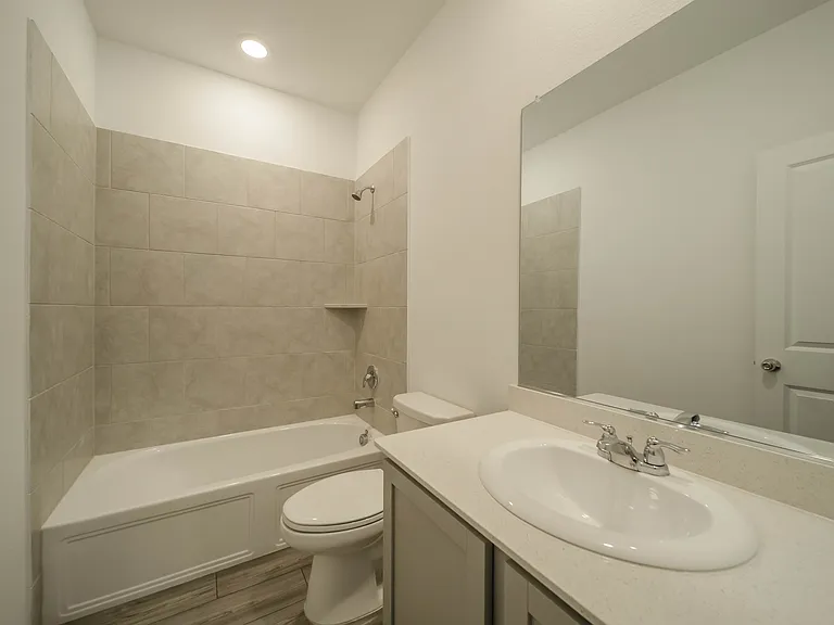 5929 Priory Dr — Photo 16