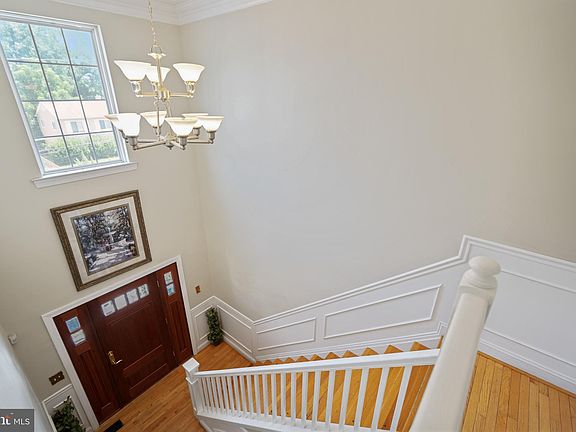 5th image of 370-370A Baltimore Ave