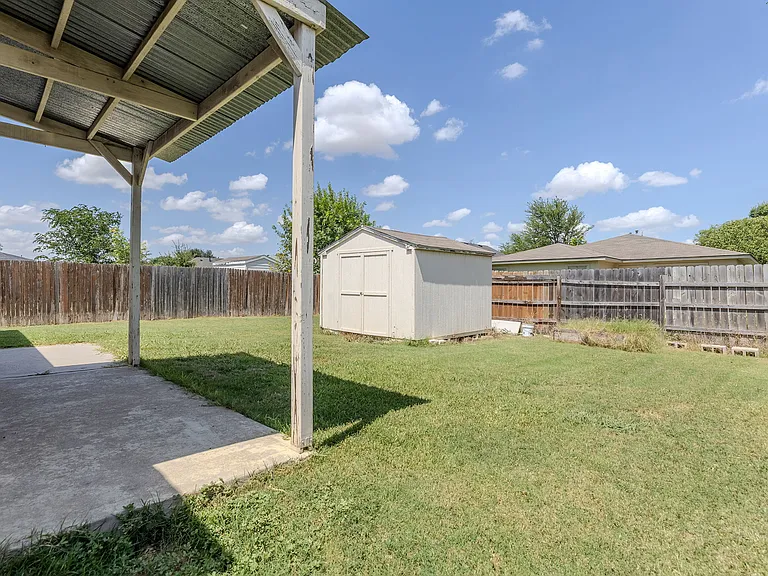 309 Paige Bnd — Photo 23