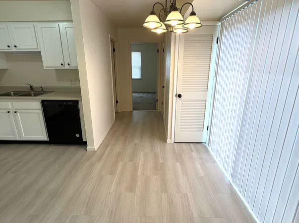 1104 S 23rd St APT A-4, South Bend, IN 46615