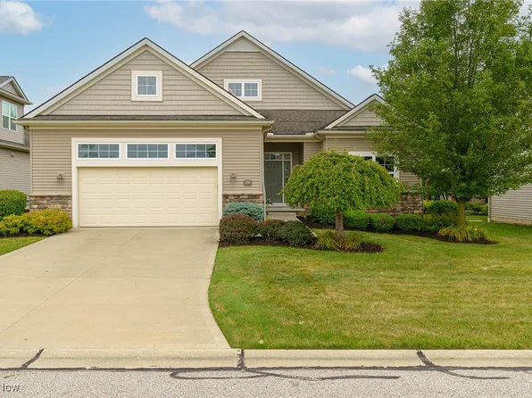 285 Prestwick Dr, Broadview Heights, OH 44147