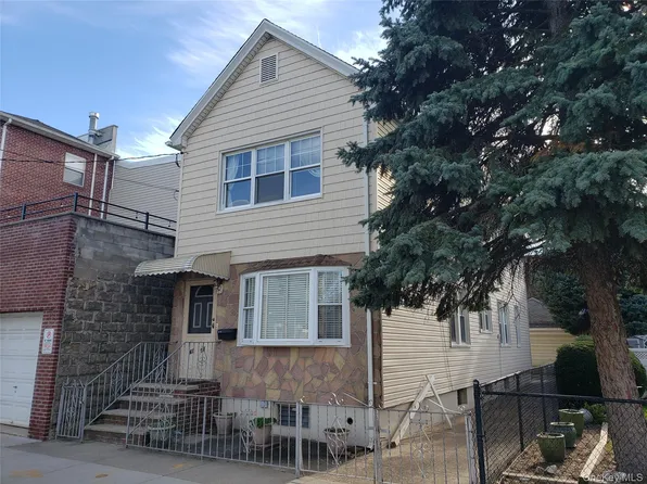 61-54 56th Avenue, Maspeth, NY 11378
