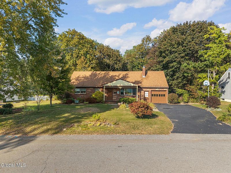 2nd image of 18 Friar Tuck Road