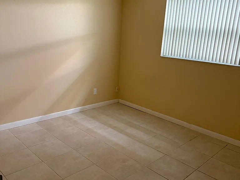 2525 W Bay Dr #C10 — Photo 14