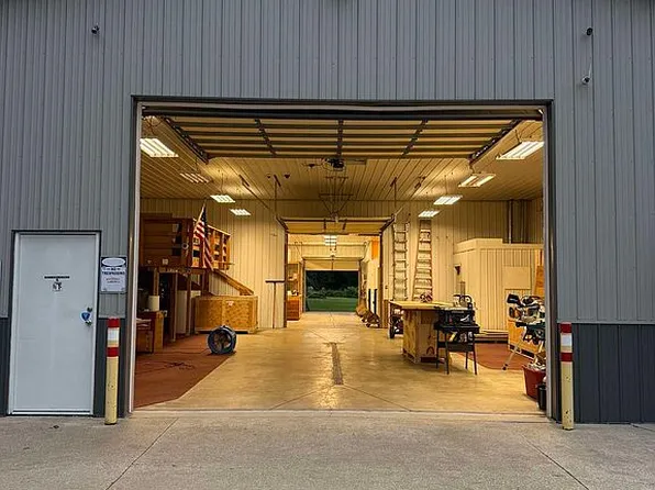 2414 Batestown Rd, Danville, IL 61832