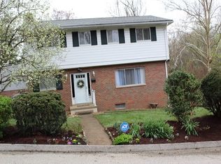 100 Berkeley Pl, Huntington, WV 25705
