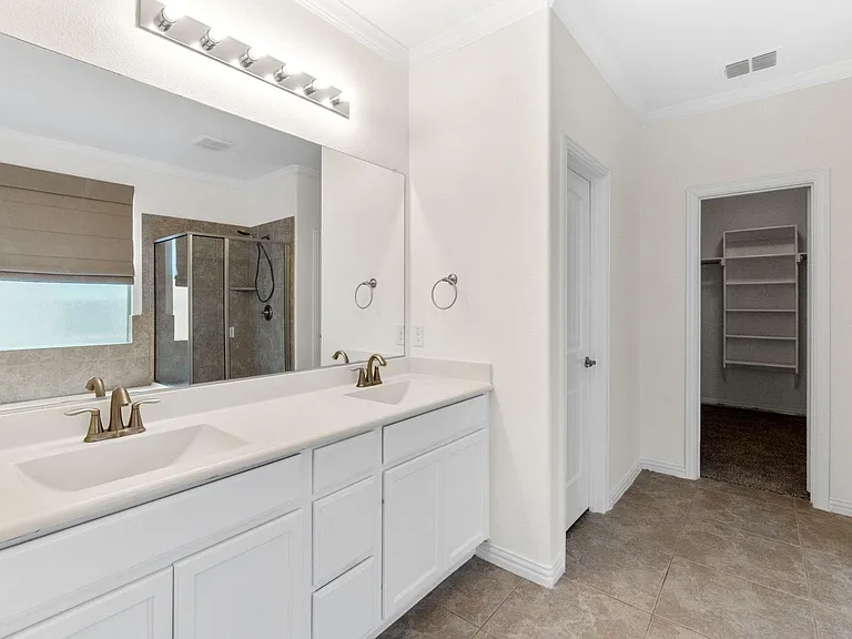 1705 Medina Ln — Photo 21