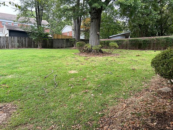 3rd image of 595 Russell Rd