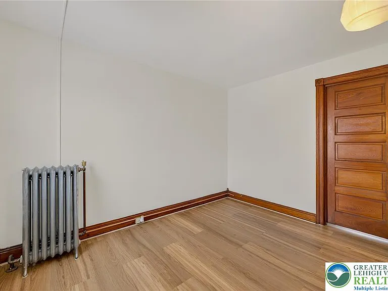 626 N 11th St — Photo 34