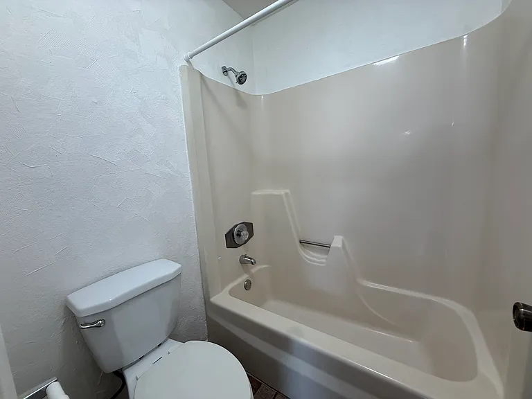 1603 W Denton Ln — Photo 12