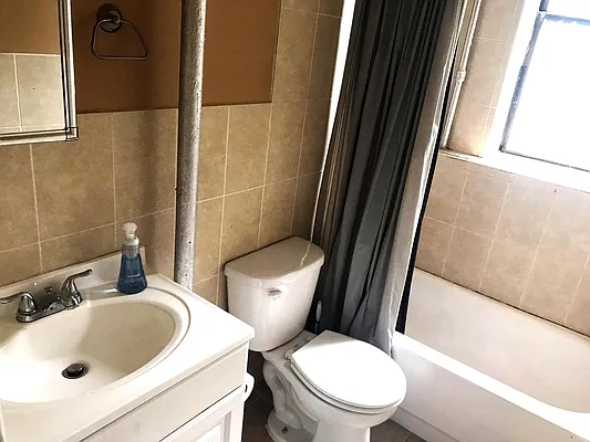 Rented by Premier Metro Realty Corp | media 14