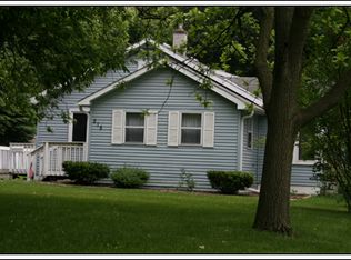 215 Lawn St, Hartland, WI 53029