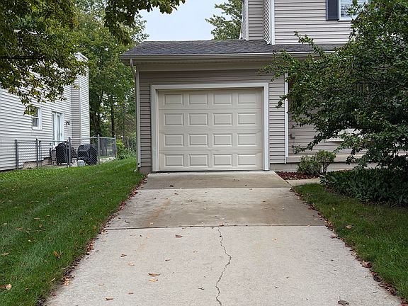2nd image of 2011 Barritt St