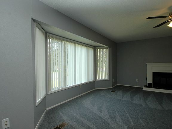 3rd image of 6231 Alder Glen Dr SE