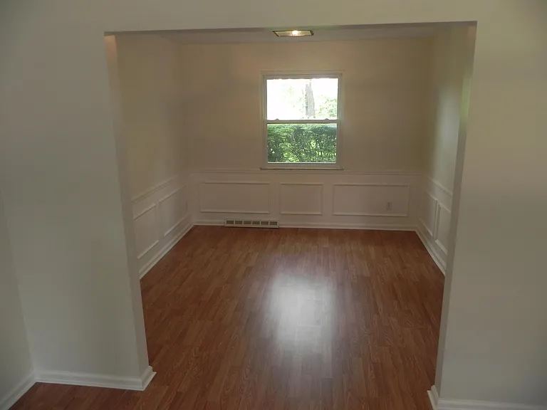 895 E College Ave — Photo 5
