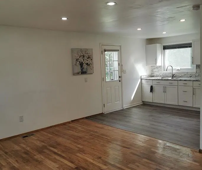 2158 Hemlock Dr — Photo 7