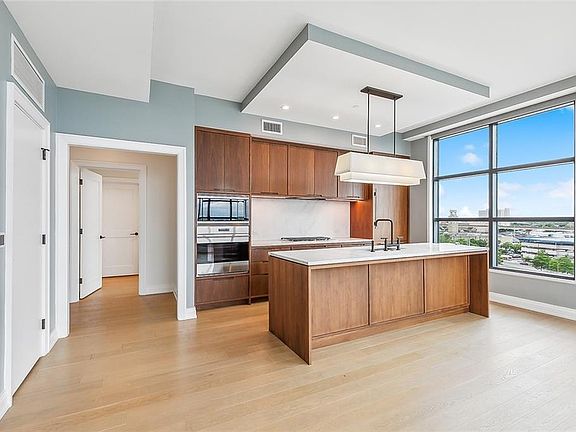 5th image of 1001 Julia St APT 7B