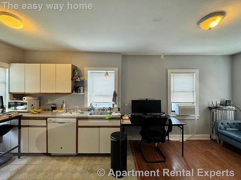566 Putnam Ave #2R — Photo 7