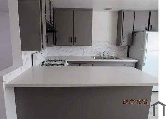 3458 W 67th St #4 — Photo 5