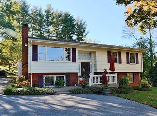 1277 Rainbow Forest Dr, Troutville, VA 24175