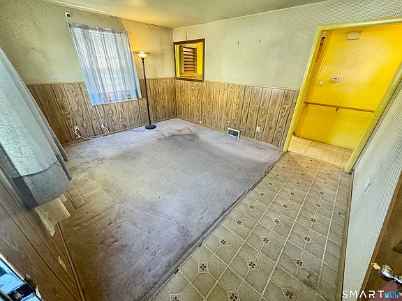 4th image of 186 Alexander Road
