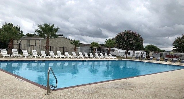 2nd image of 11555 Culebra Rd