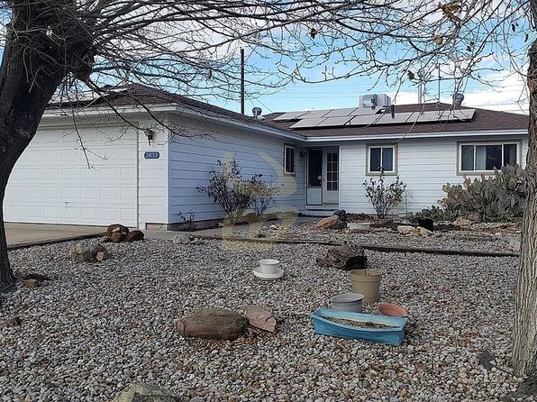 3833 Goodrich Ave NE