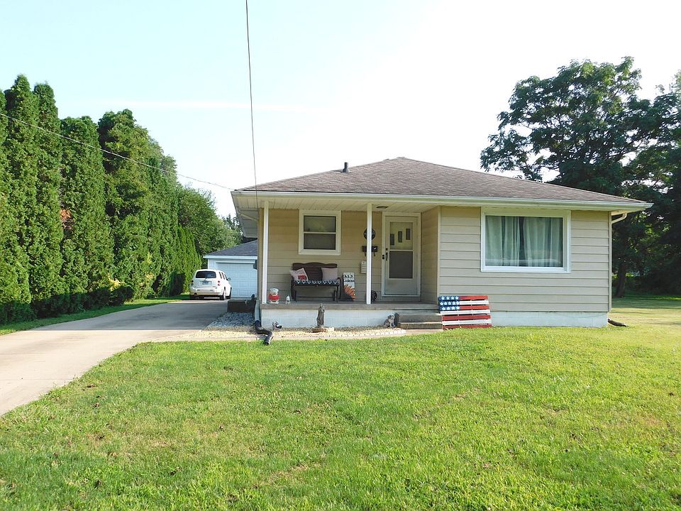 1st image of 213 Sangamon St