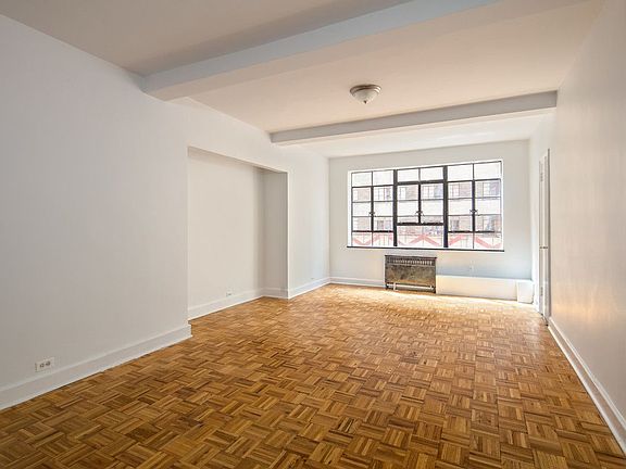 3rd image of 307 E 44th St APT 611