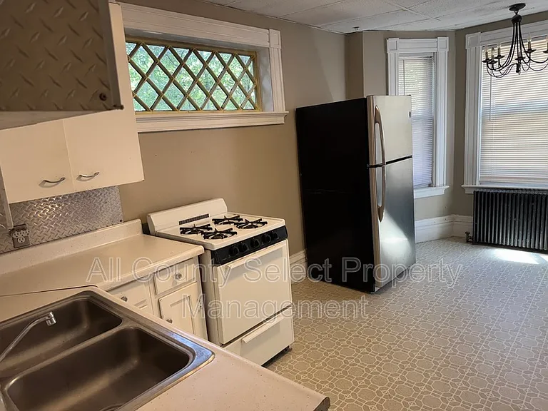25 Washington St #1 — Photo 8