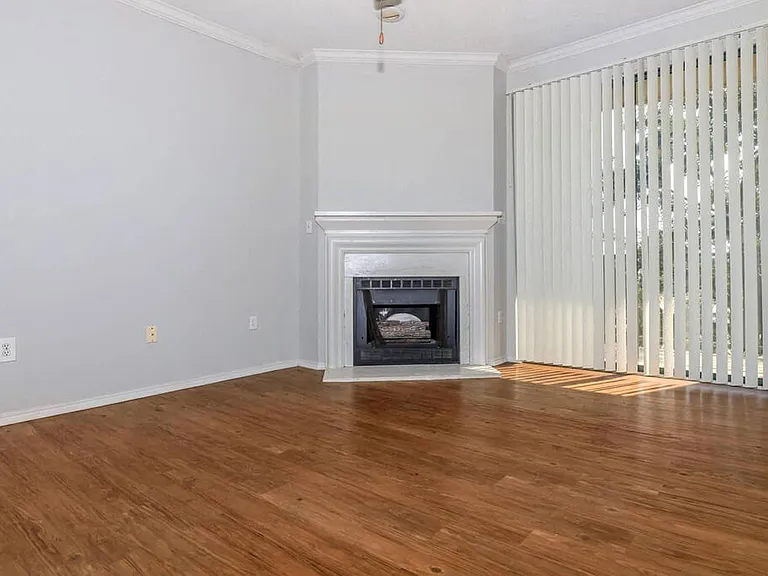 Living Room w/fireplace