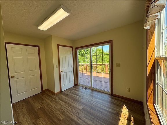 5th image of 445 Calder Ridge Rd