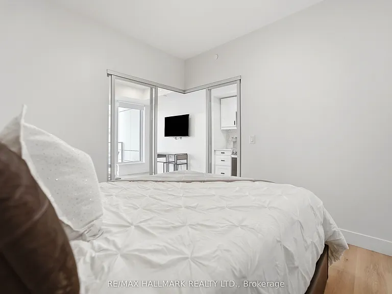 5 Wellington St S #1403 — Photo 13