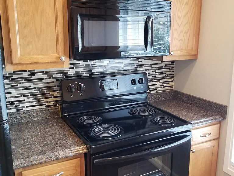 Steeple Club Apartments — Photo 33
