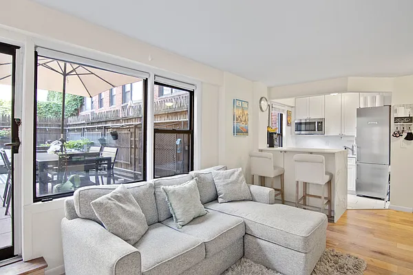 Sold by Hauseit LLC | media 2