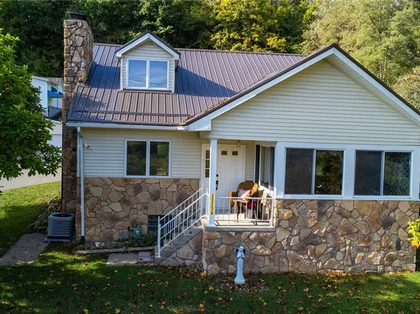 23239 W 23rd St, Bellaire, OH 43906