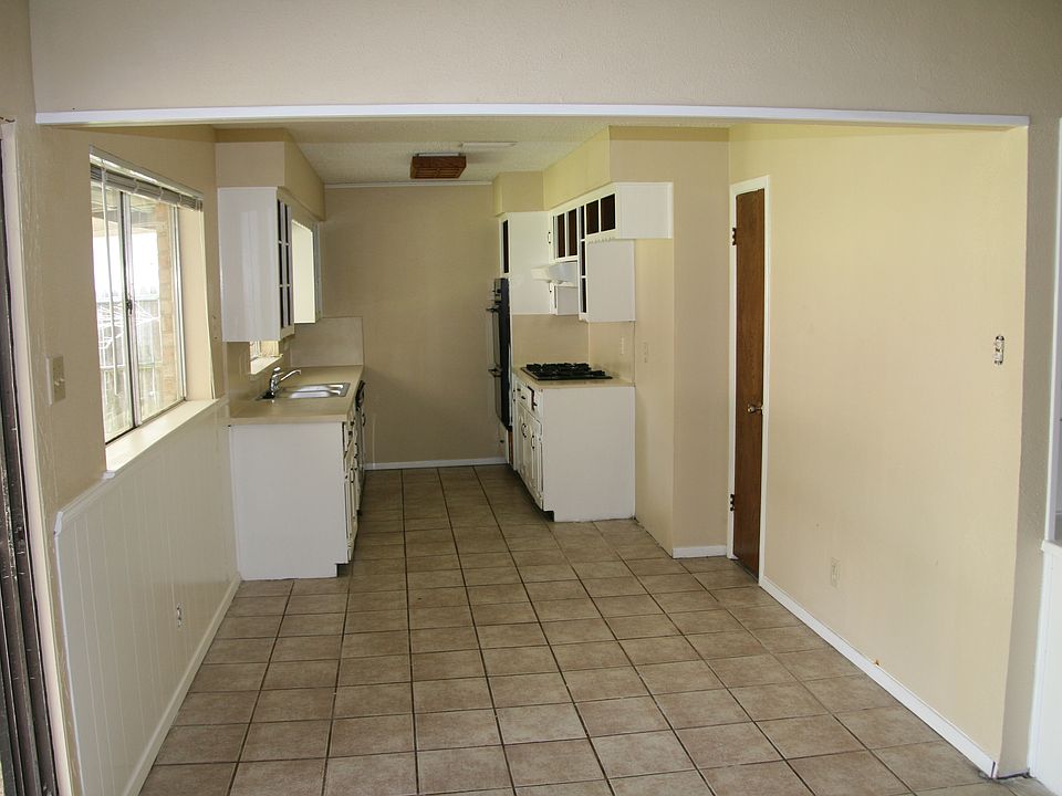 1st image of 1521 Travis St