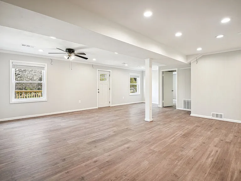 1204 Gladstone Dr — Photo 19