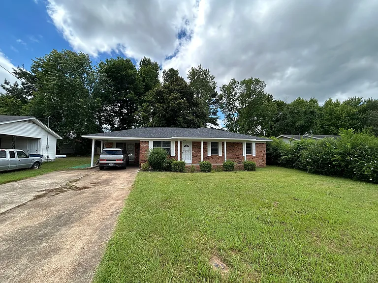 815 Peeler Rd — Photo 1
