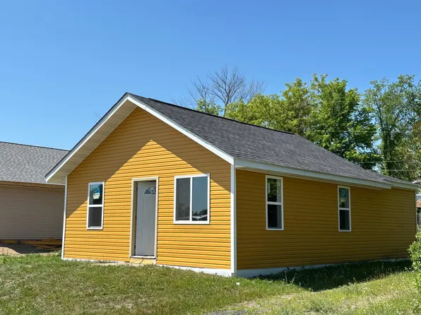 127 1st St NE, Cass Lake, MN 56633