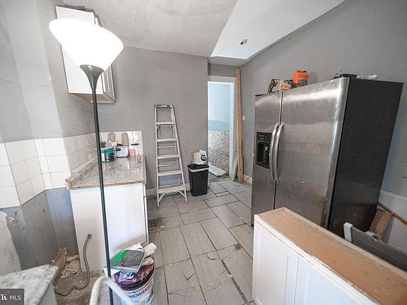 5th image of 2869 Woodbrook Ave