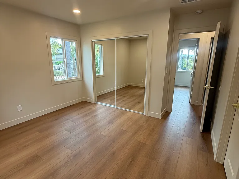 4395 Aragon Way — Photo 15