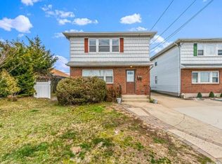 881 Park St, Long Beach, NY 11561