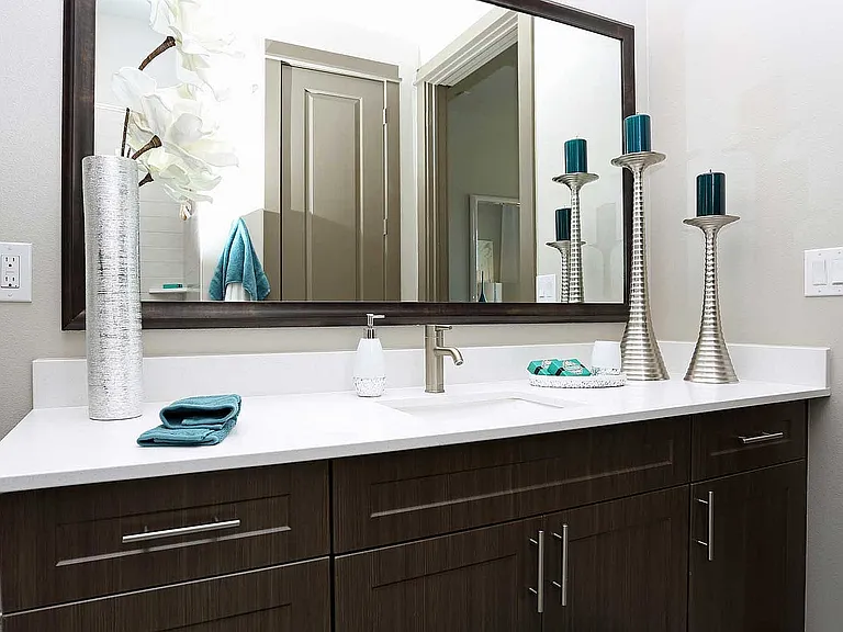 Pearl_Washington_model-b5_bath1-1