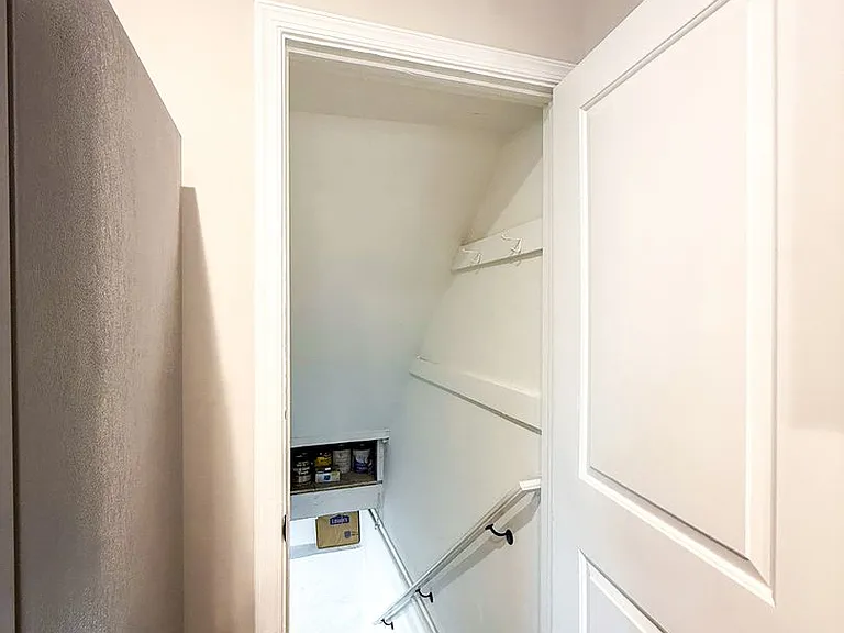 412 1st Ave — Photo 28