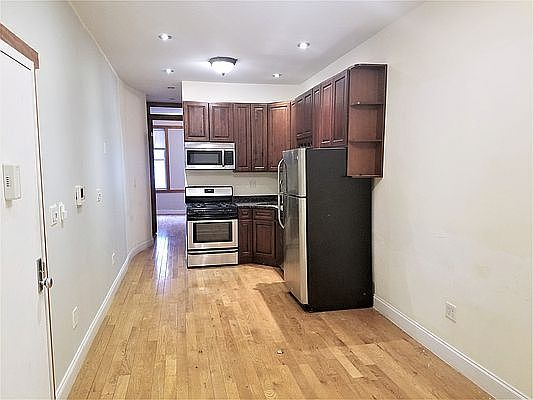 3rd image of 67 Richardson St APT 3R