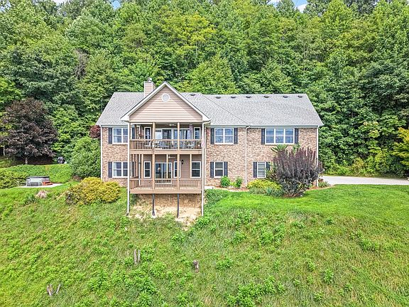 2nd image of 322 Fulcher Summit Dr