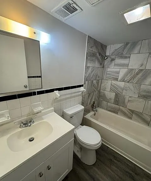 2032 Catalpa Dr #E — Photo 12